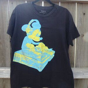 Disney Mickey Mouse EDM DJ t-shirt (Large)
